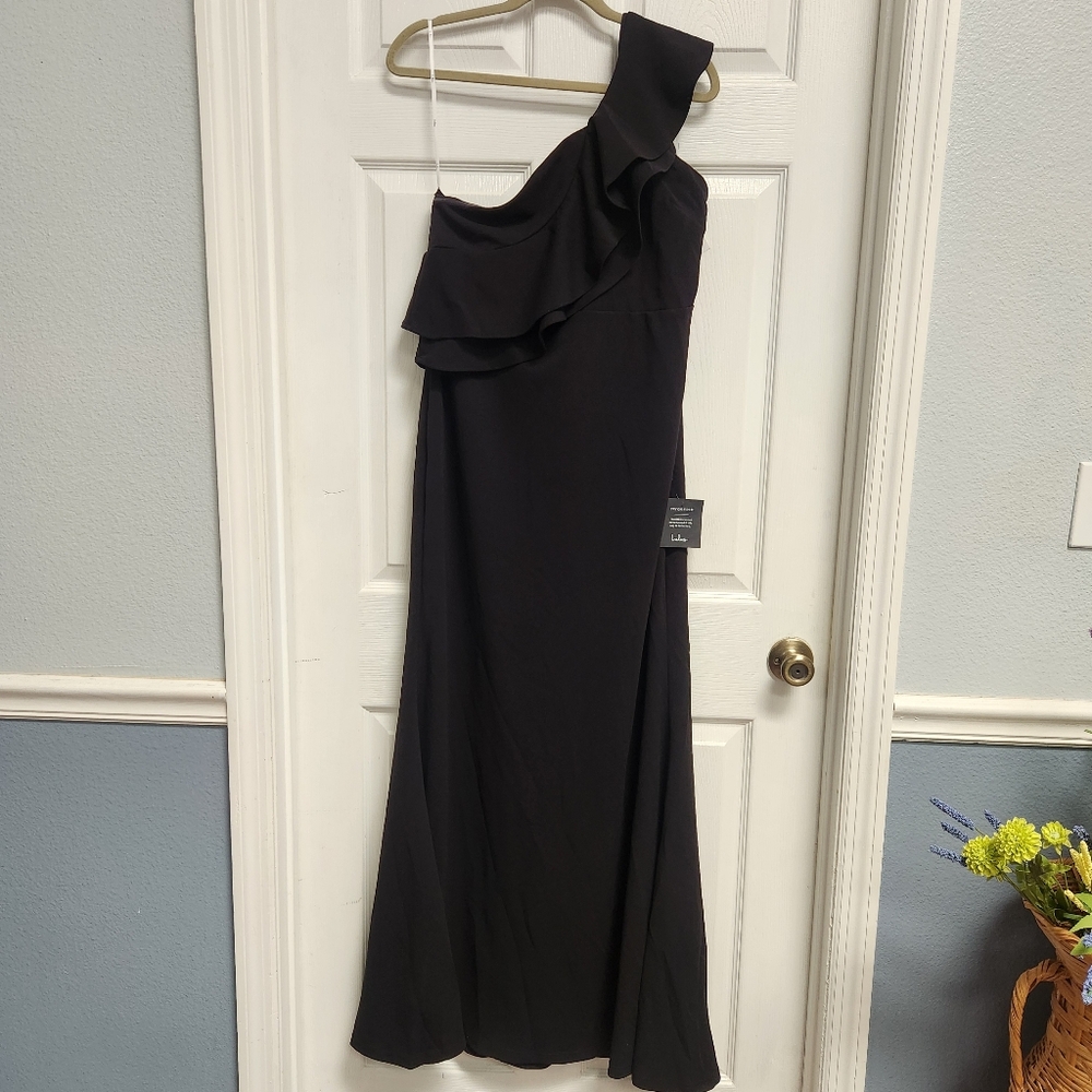 Elegant Black One-Shoulder Dress